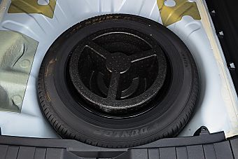 auto-fynmzun0859197.jpg