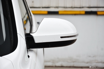 auto-fyrcsrx3875040.jpg