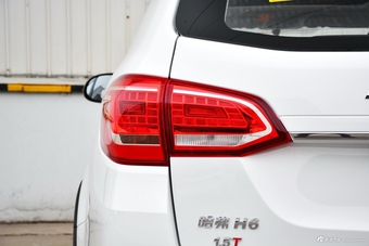 auto-fyrcsrx3875004.jpg