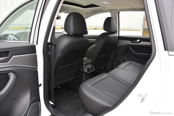auto-fyrcsrx3876308.jpg