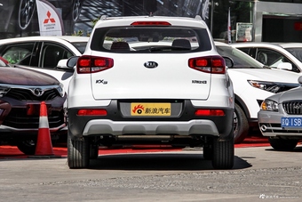 auto-fynmzun0541343.jpg