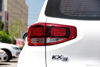 auto-fynmzun0541353.jpg