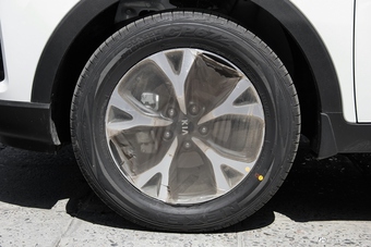 auto-fynmzun0541365.jpg