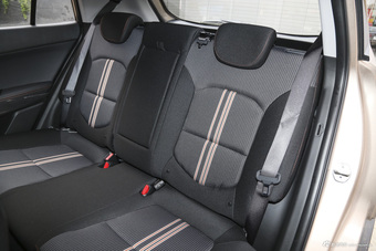 auto-fynshiq8579942.jpg