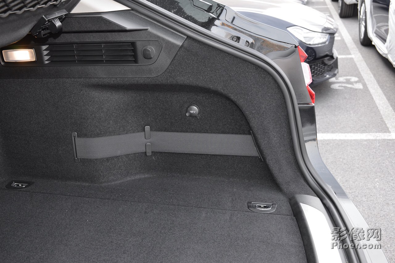 auto-fyrkuxt0000610.jpg