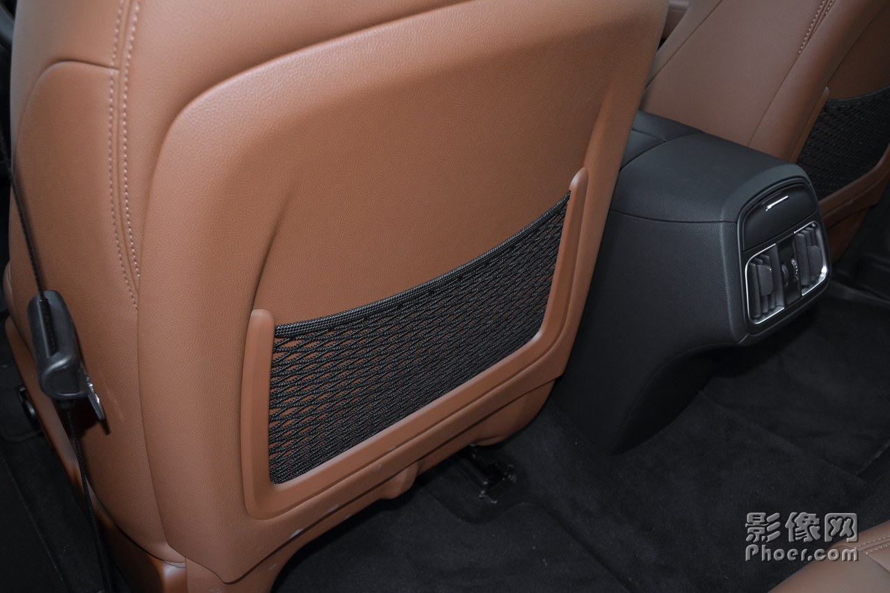 auto-fyrkuxt0000811.jpg