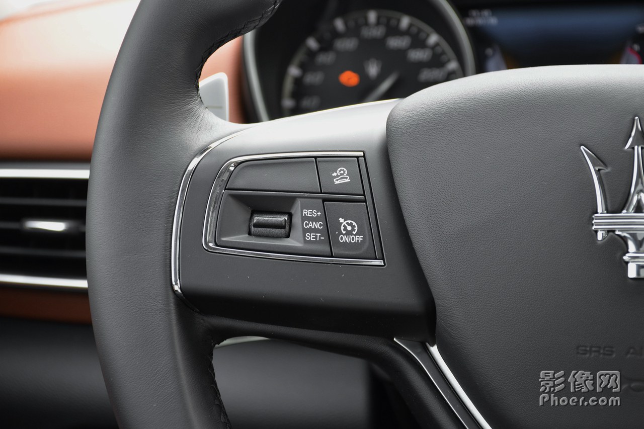 auto-fyrkuxt0001430.jpg