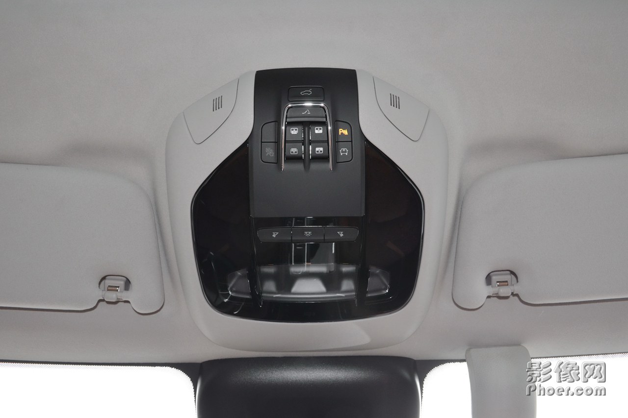 auto-fyrkuxt0004184.jpg