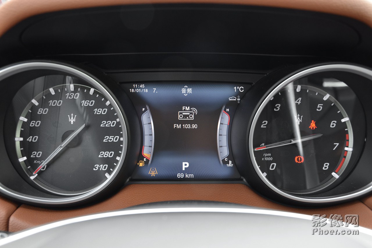 auto-fyrkuxt0006522.jpg