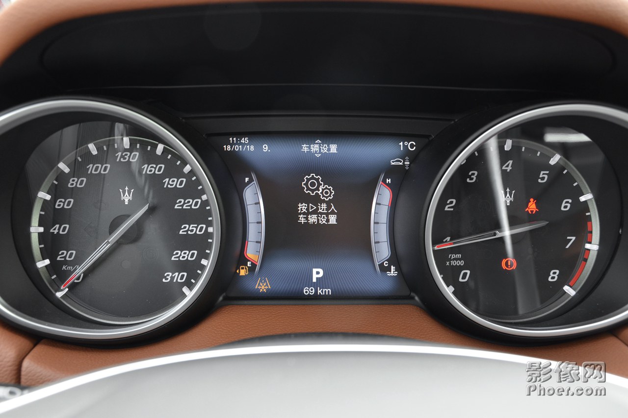 auto-fyrkuxt0006640.jpg