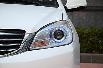 auto-fynmzun0843127.jpg