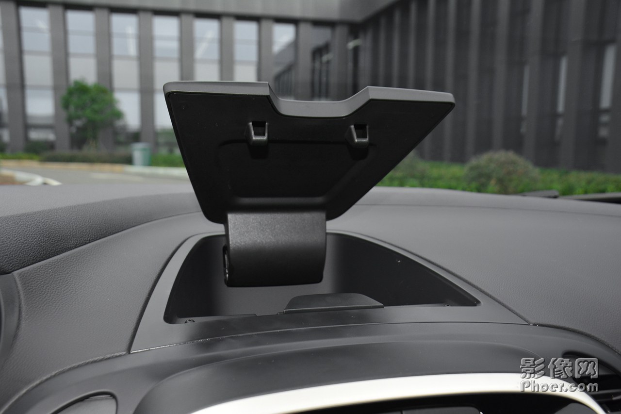auto-fynwnwt7001266.jpg