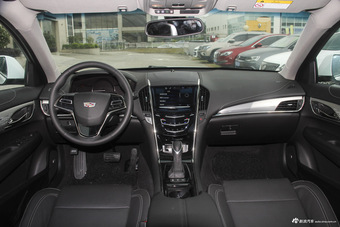 auto-fynshiq8546646.jpg