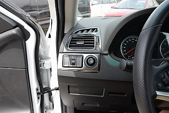 auto-fynmzun0785522.jpg