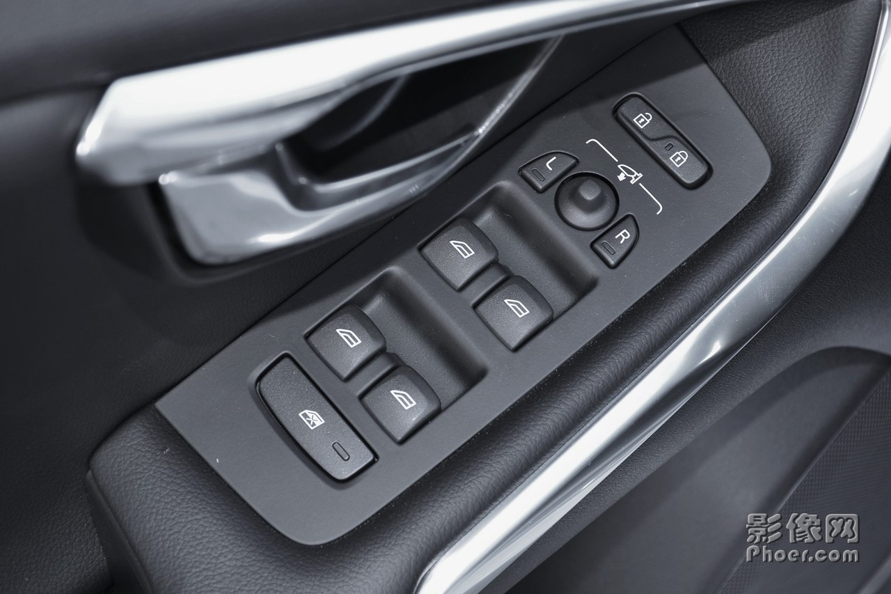 auto-fyqnick8971838.jpg