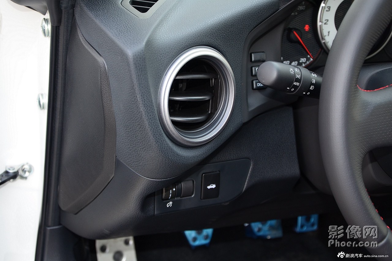 auto-fynwnwt7185115.jpg
