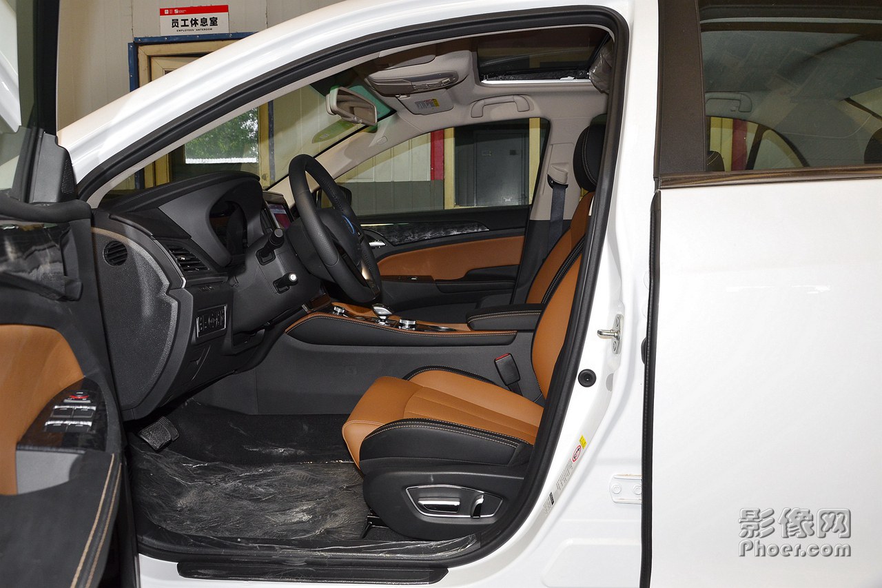 auto-fynmzun0742938.jpg