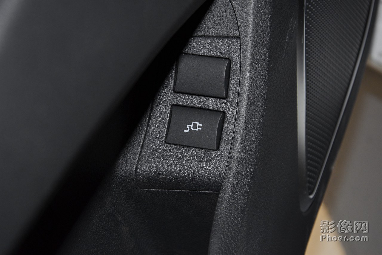auto-fynmzun0741732.jpg