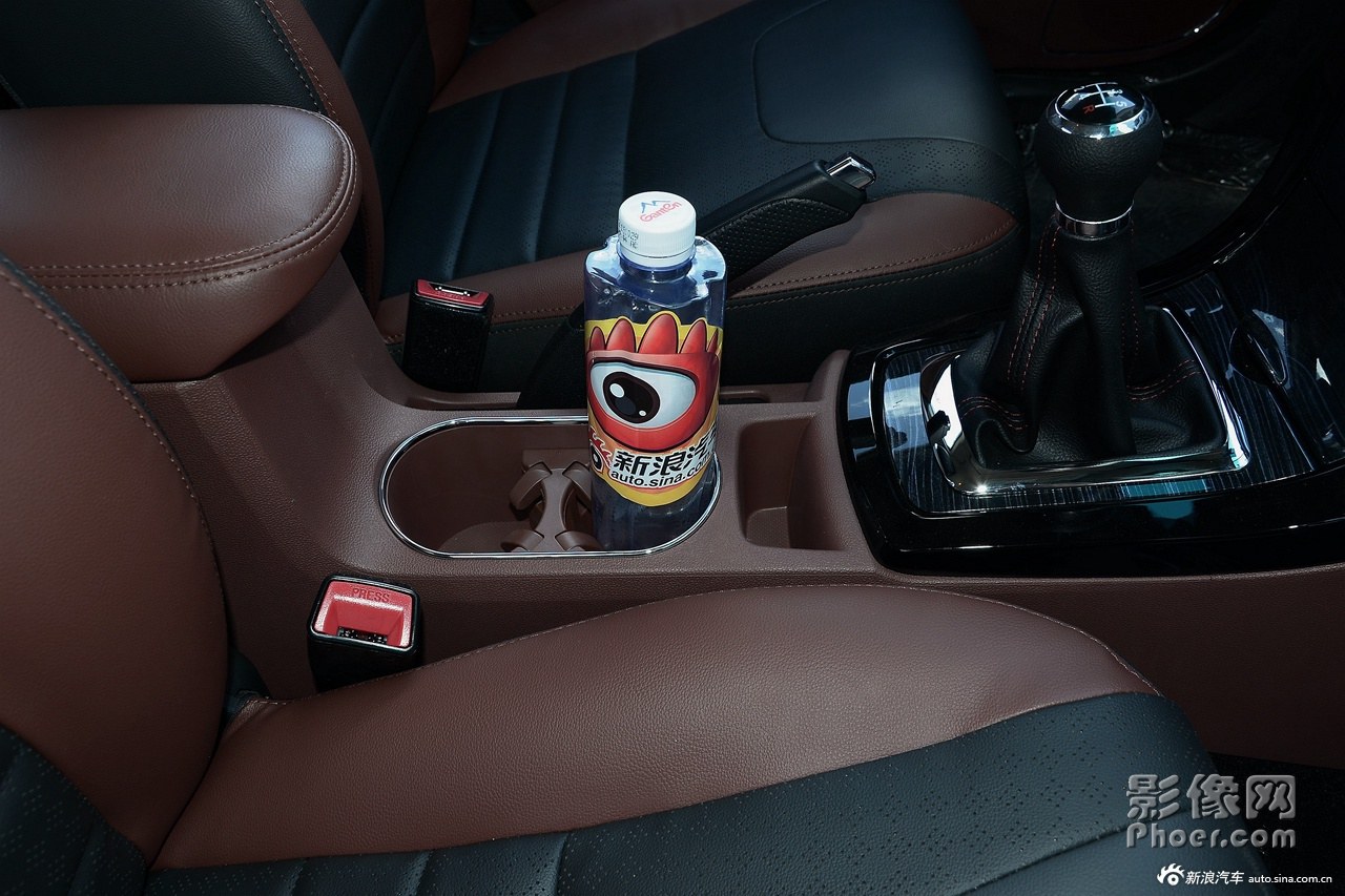 auto-fynnnsc8655025.jpg