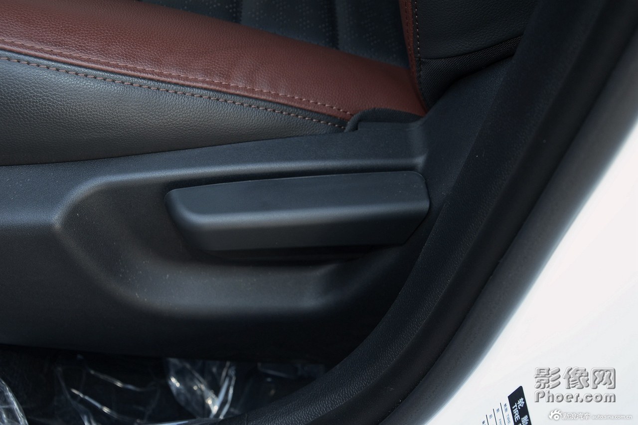 auto-fynnnsc8655138.jpg