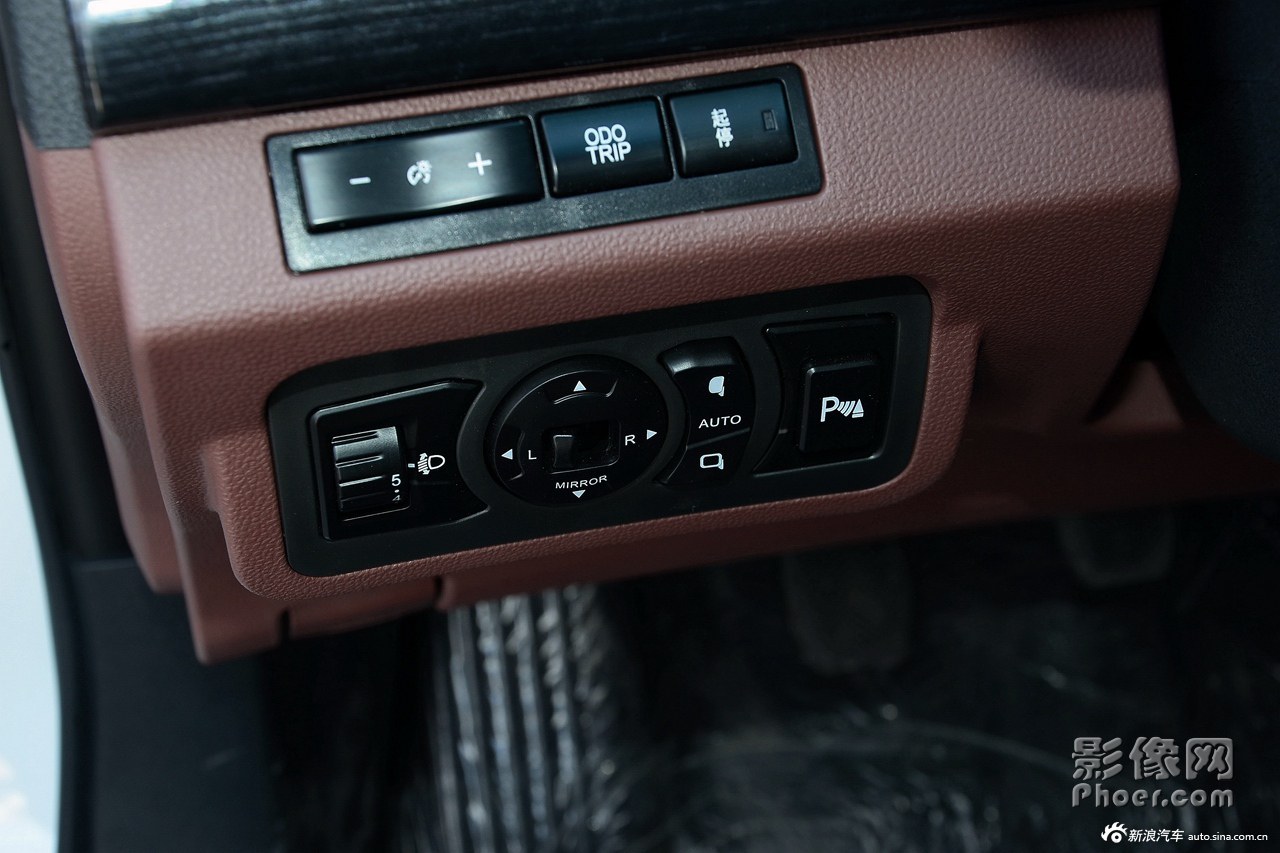 auto-fynnnsc8657740.jpg