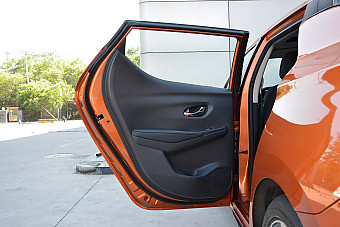 auto-fynmzun0366345.jpg