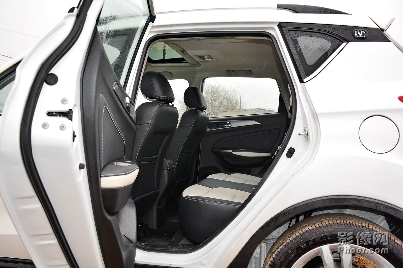 auto-fynmzun0858921.jpg