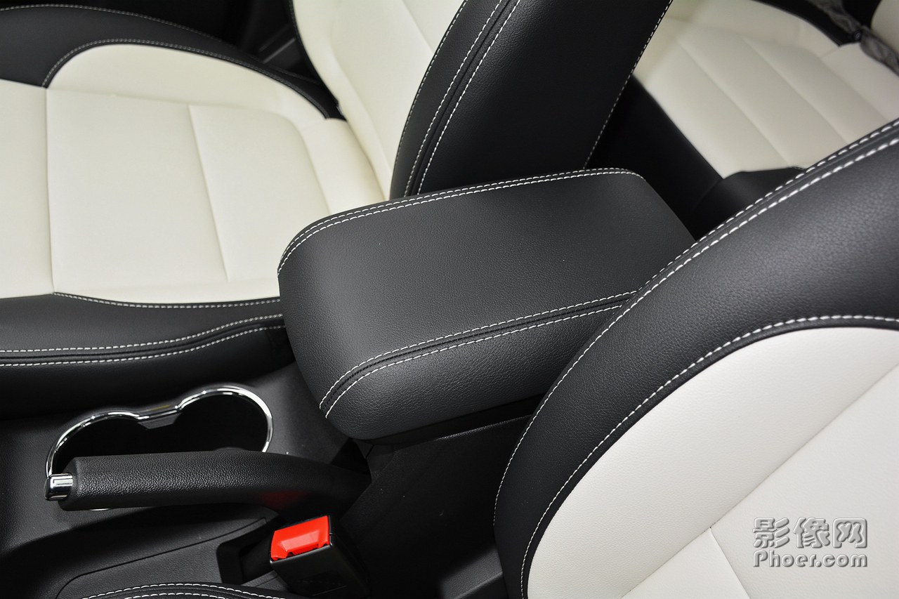 auto-fynmzun0857573.jpg