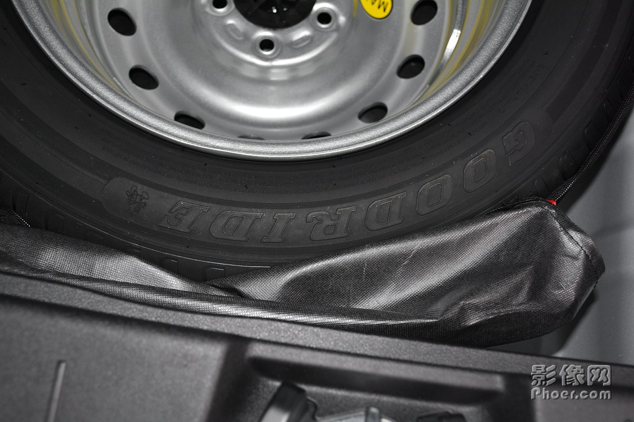 auto-fynmzun0857685.jpg