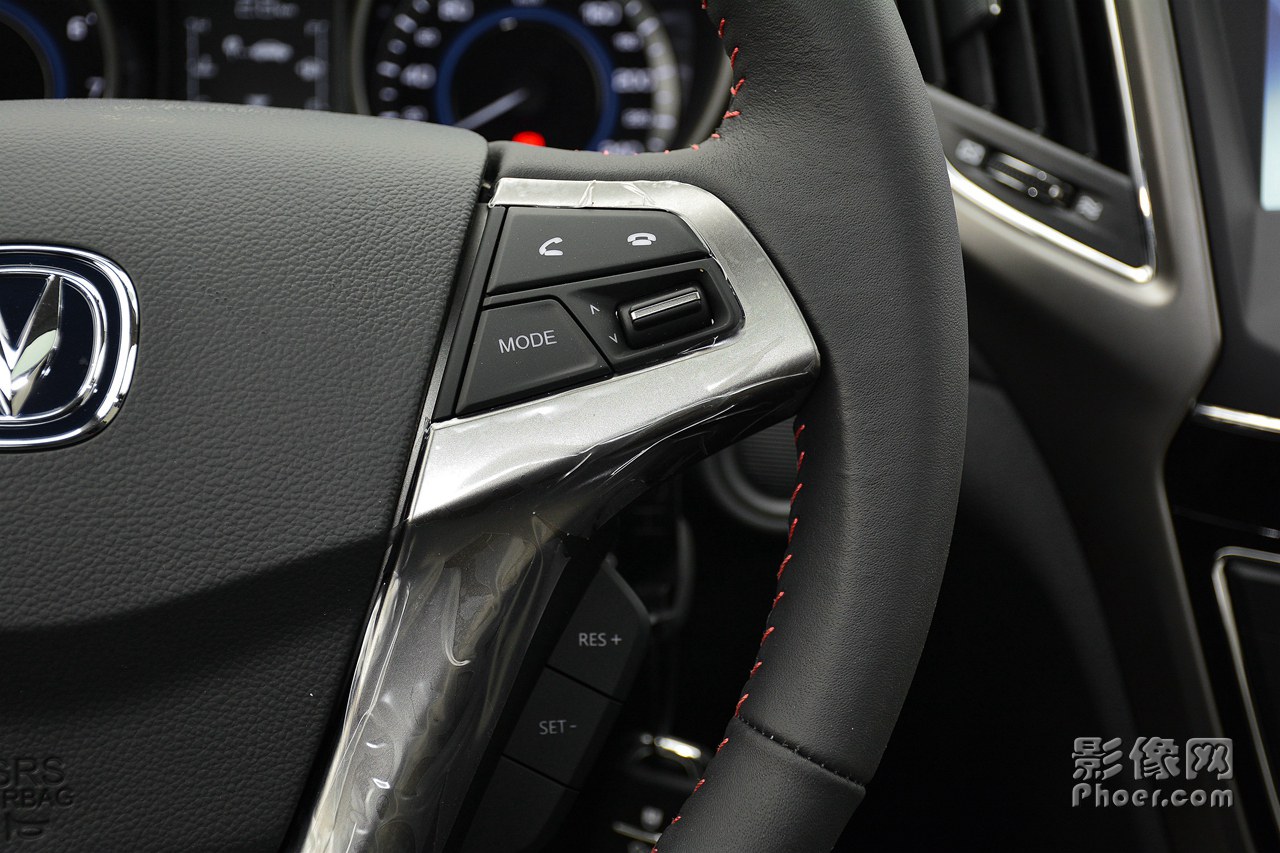 auto-fynmzun0859019.jpg