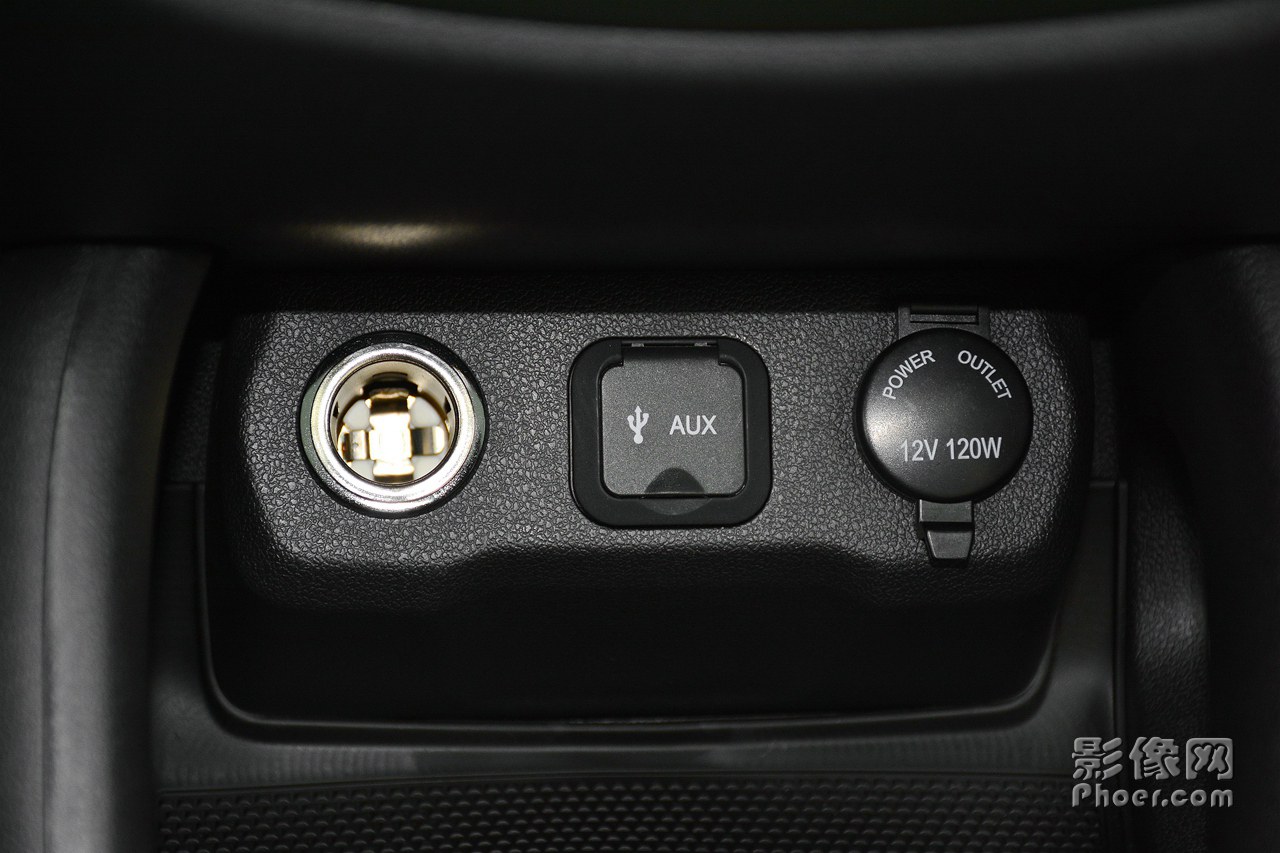 auto-fynmzun0858111.jpg