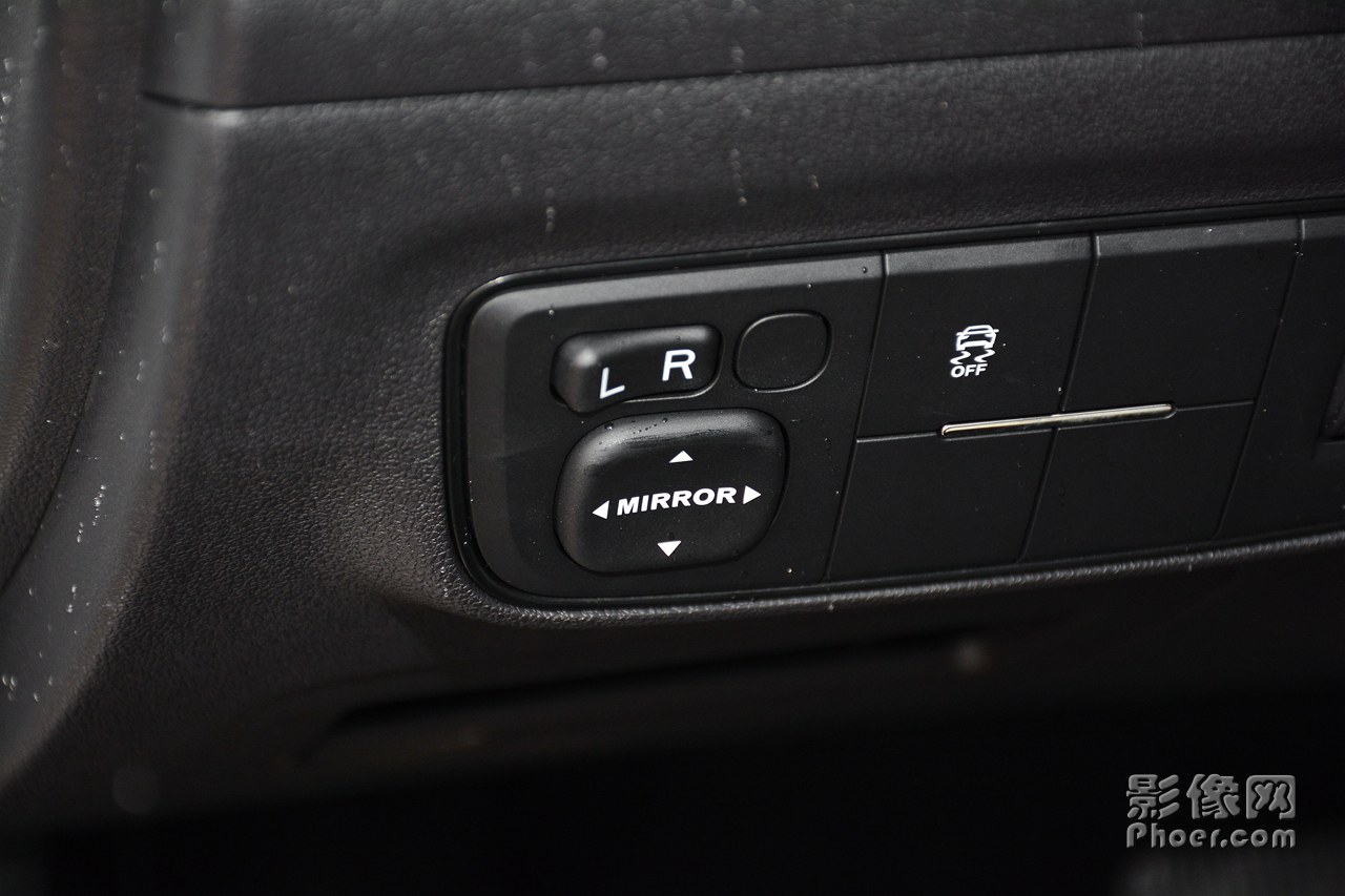auto-fynmzun0858175.jpg