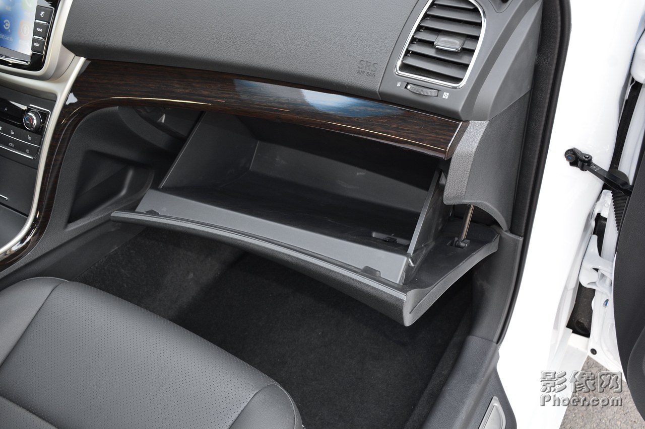 auto-fyrkuxt4791021.jpg