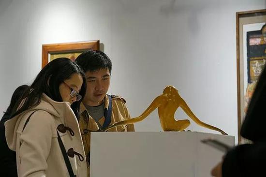 6aag-hqzxptp6042547.jpg