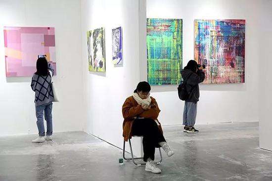 -jHn-hqzxptp6044176.jpg