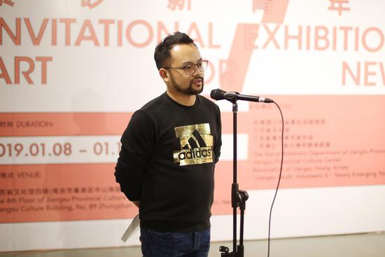 RvXw-hrpcmqv7229256.jpg