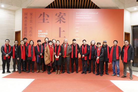 QxBN-hrsechc7585419.jpg