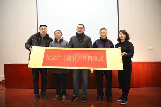 iaXl-hrvcwnk1231695.jpg