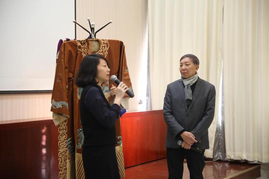 EgF6-hrvcwnk1228388.jpg