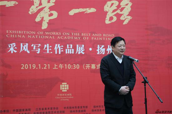 T_Om-hryfqhk6561761.jpg