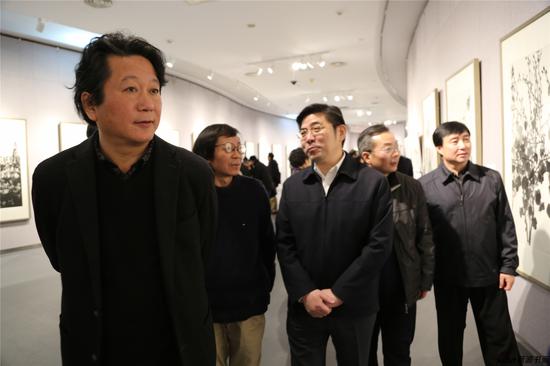 1Eiq-hryfqhk6562196.jpg