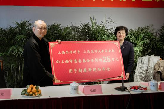 zeJR-hsqyiwu1434464.jpg