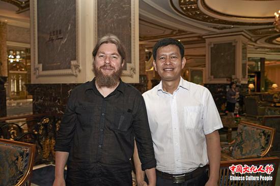 y-V2-htacqww4548695.jpg