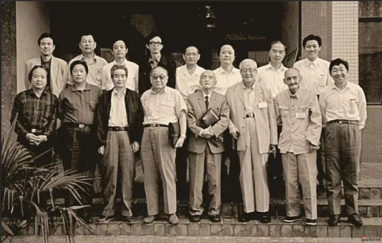 7nDO-htknpmf9824313.jpg