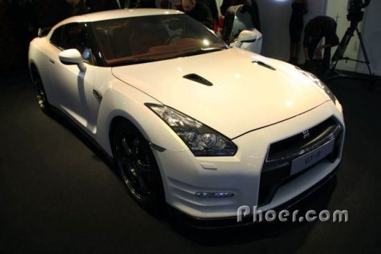 ղСÿGT-R