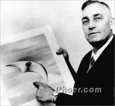 1947624գԱ˼ŵ£Kenneth ArnoldڻʢɽMount Rainierһϵв