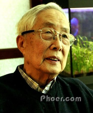 资料图片:漫画家华君武